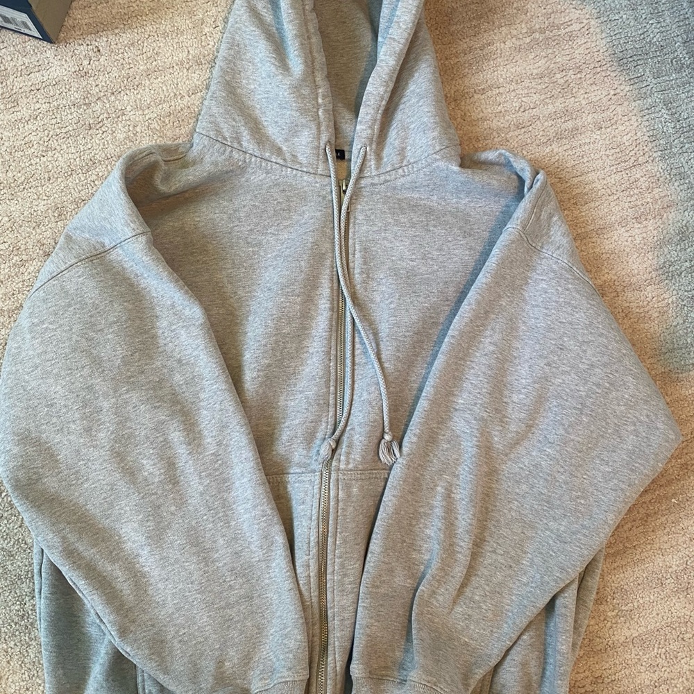 Oversized zip up
